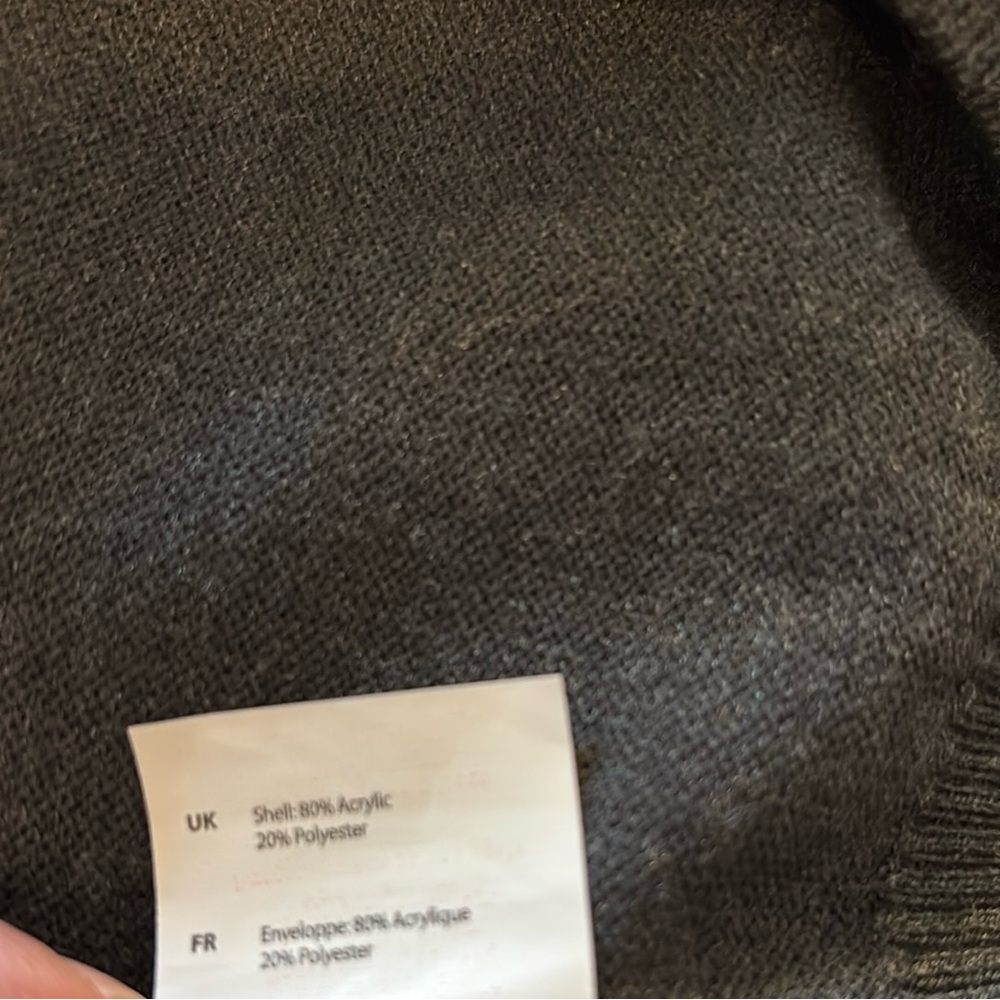 sweater size small - Picture 5 of 5